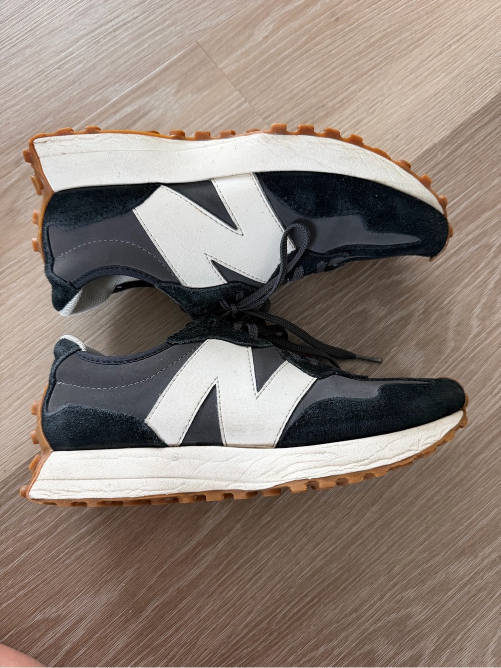New Balance 327 - Picture 11 of 11